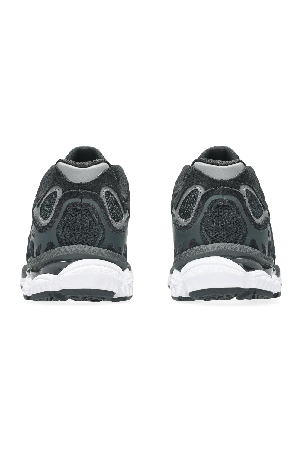 תמונת תקריב של נעלי סניקרס ג'ל ניו-יורק