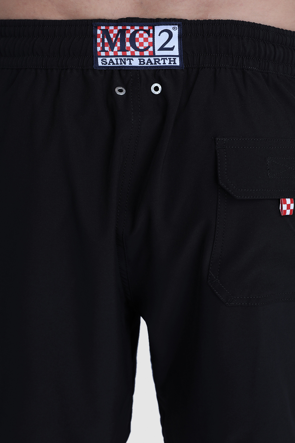 תמונת תקריב דוגמן של מכנסי שחייה