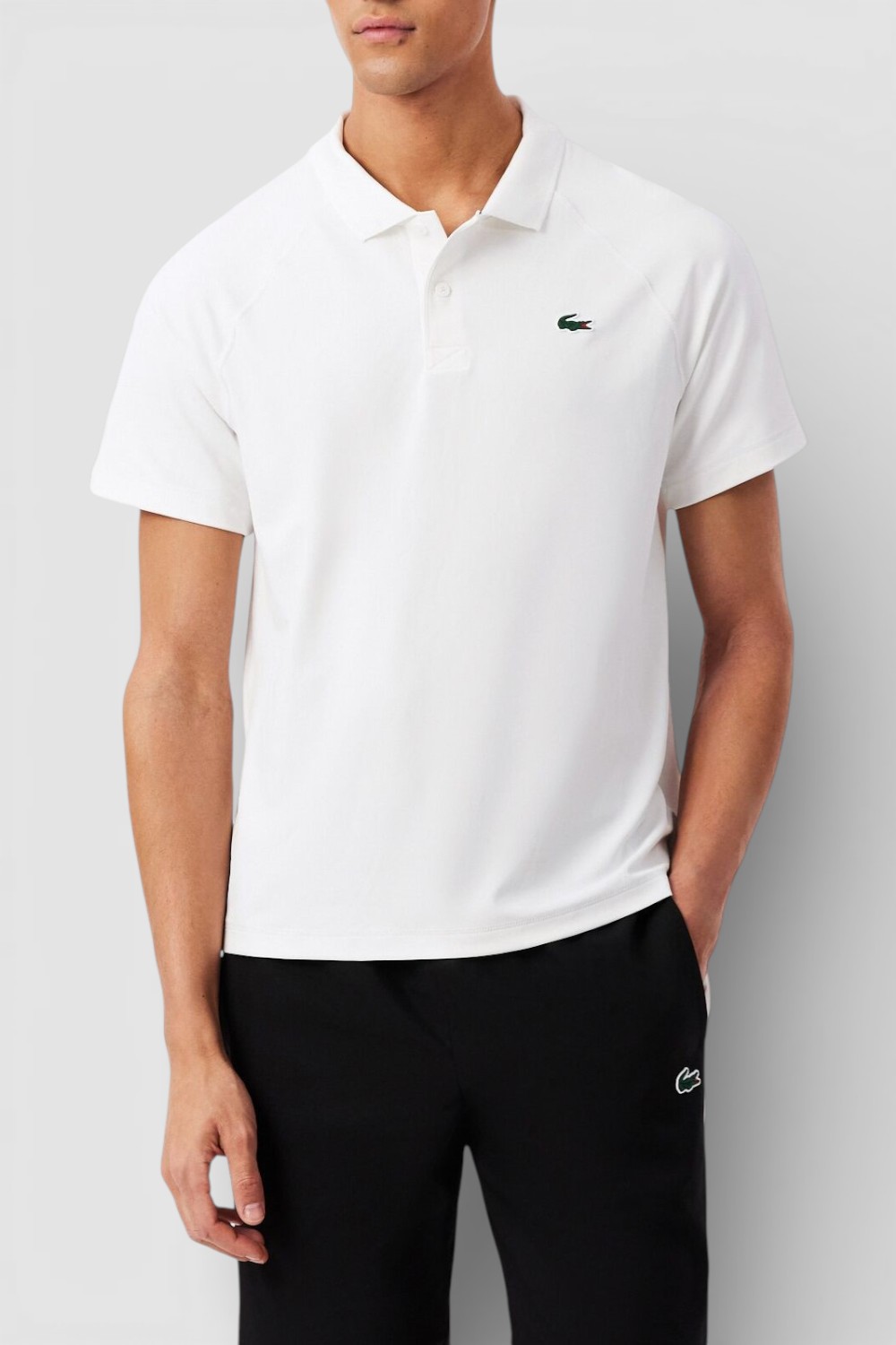 תמונת דוגמן קידמית של חולצת פולו