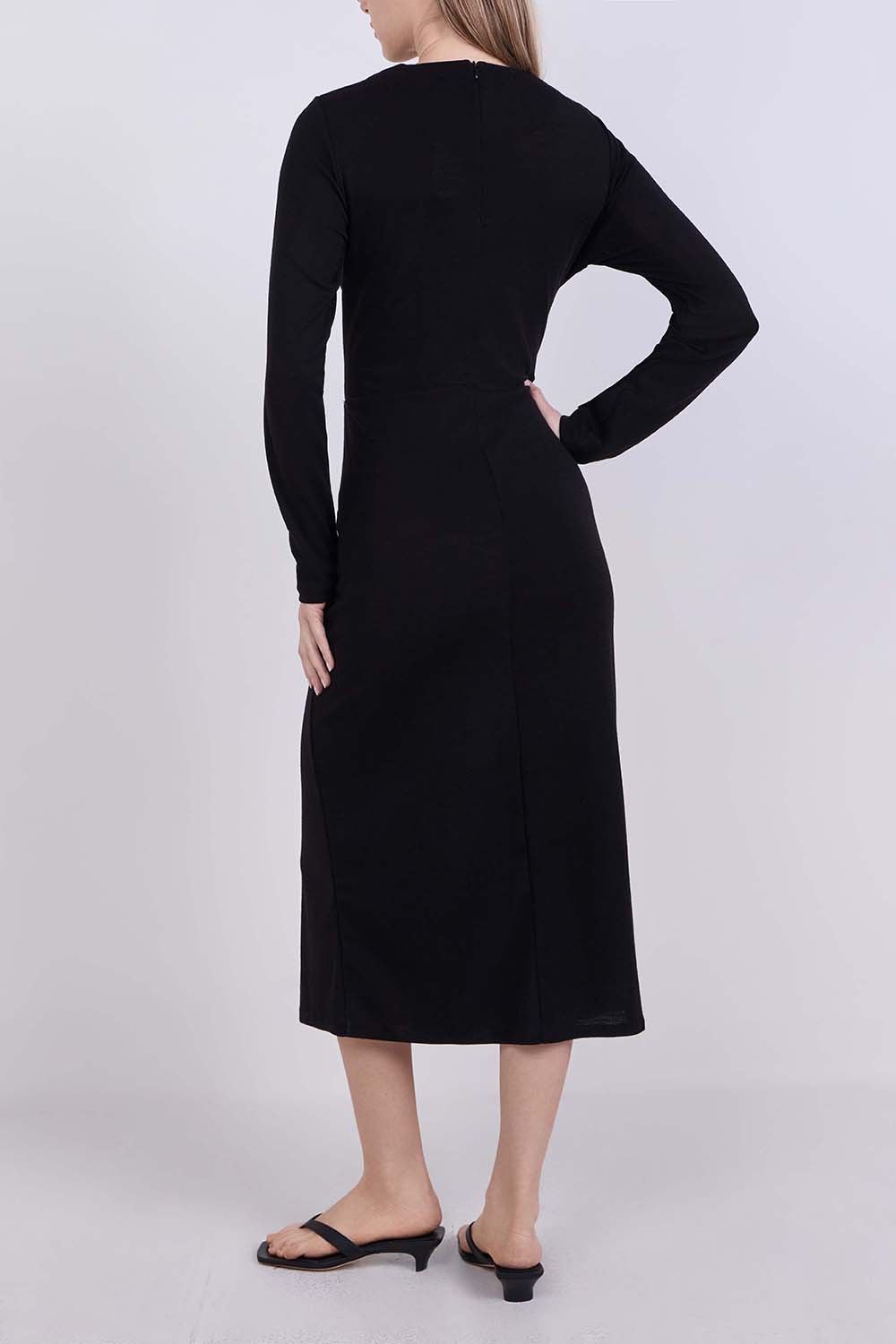 תמונת דוגמן אחורית של שמלת מקסי