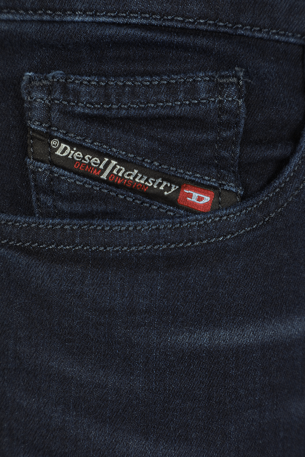 תמונה אחורית של מכנסי ג'ינס דיסטורט סקיני בשטיפה כהה