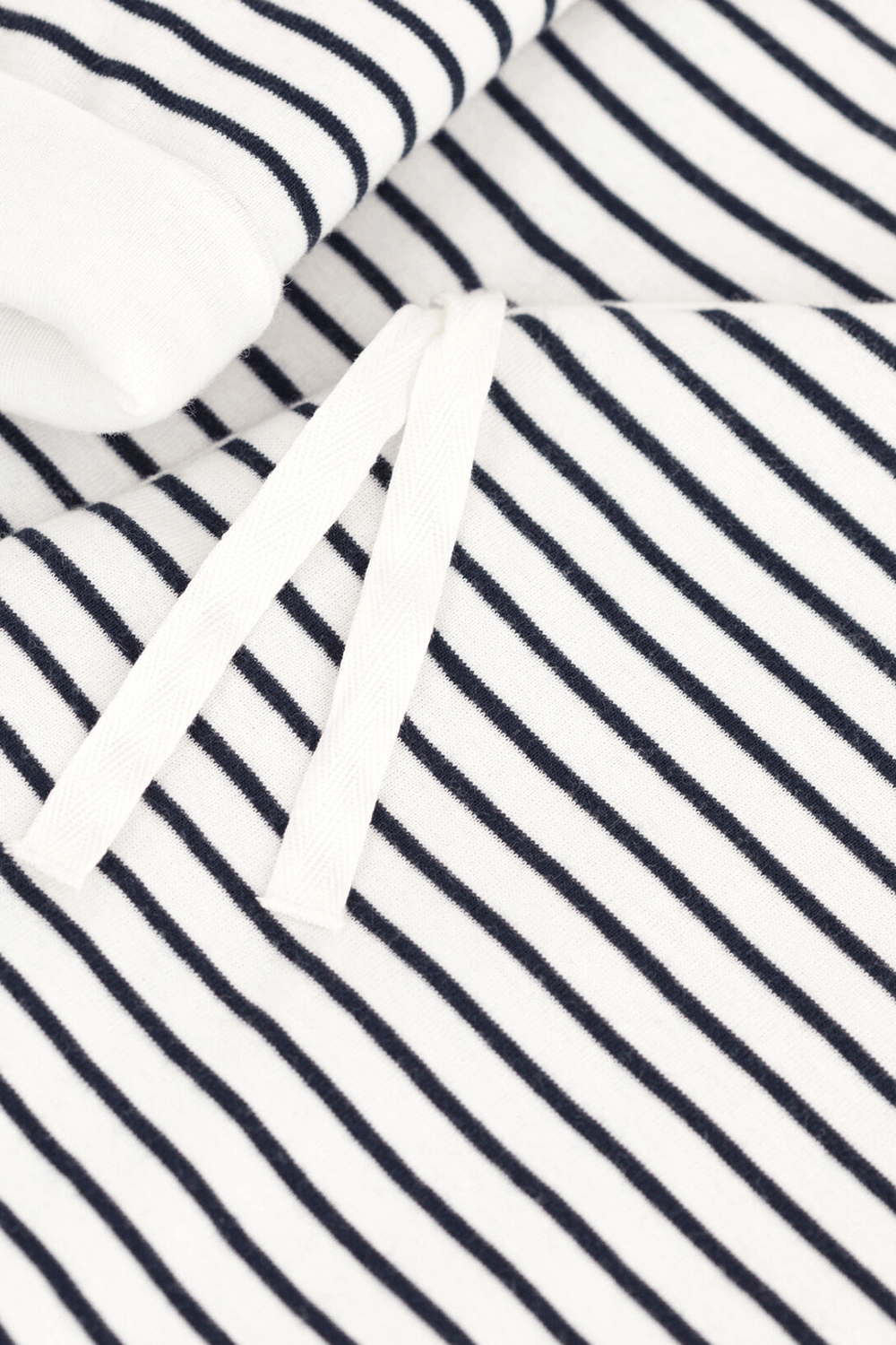 תמונת תקריב של אוברול ארוך עם צווארון גבוה - גילאי NB-18 חודשים