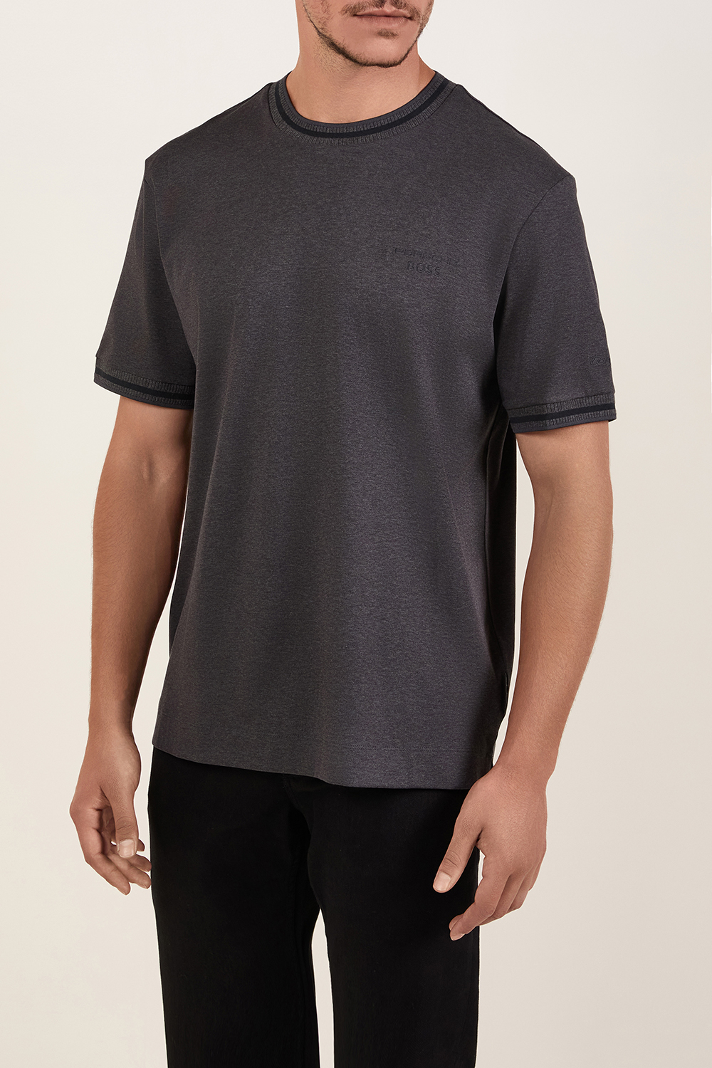 תמונת דוגמן קידמית של חולצת טי בוס X פורשה