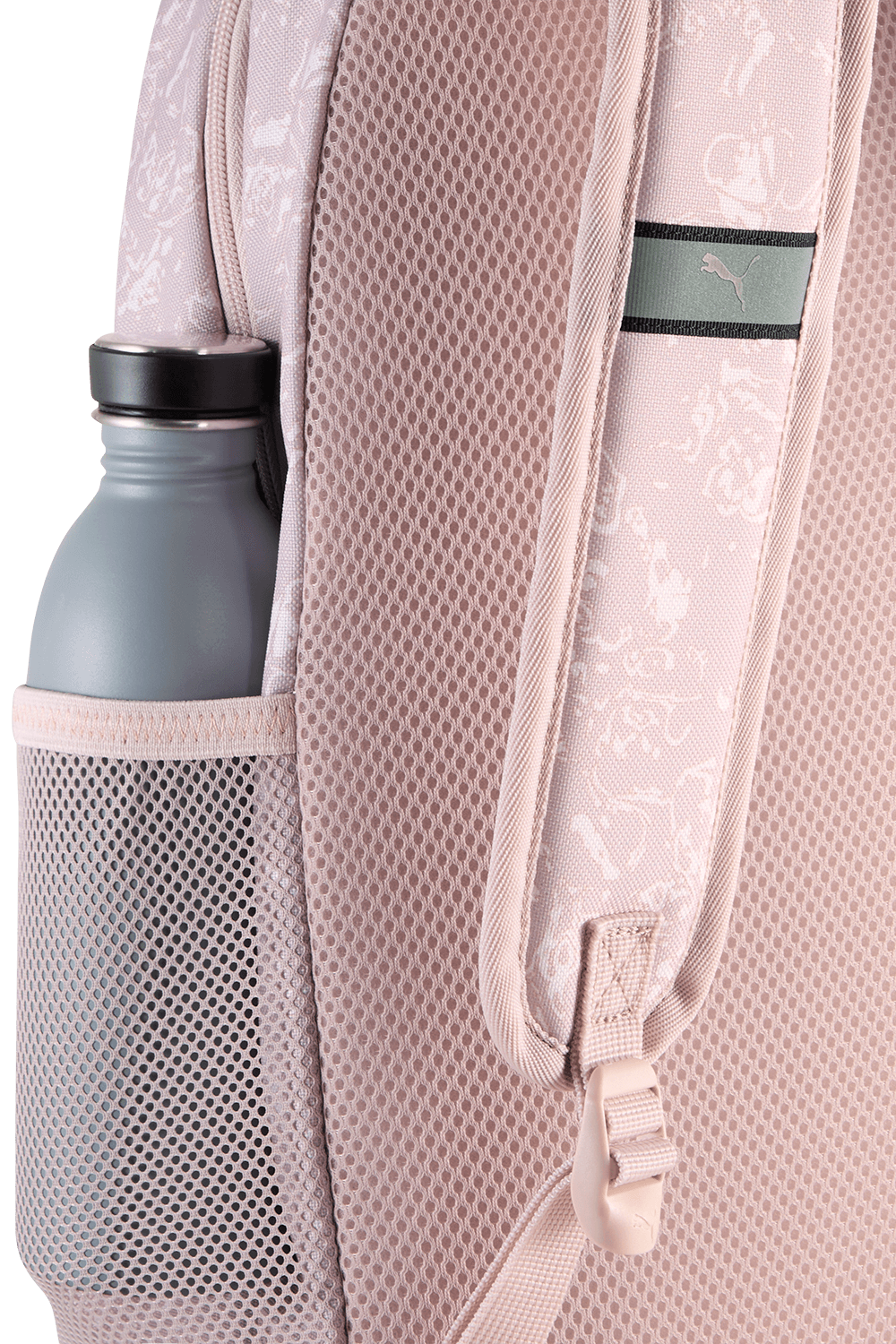 תמונת תקריב של סט תיק גב וקלמר