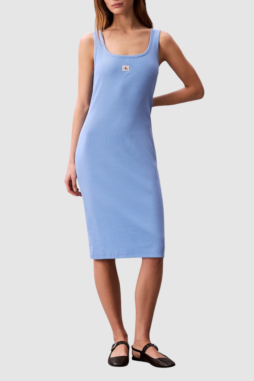 תמונת דוגמן קידמית של שמלת מידי ריב