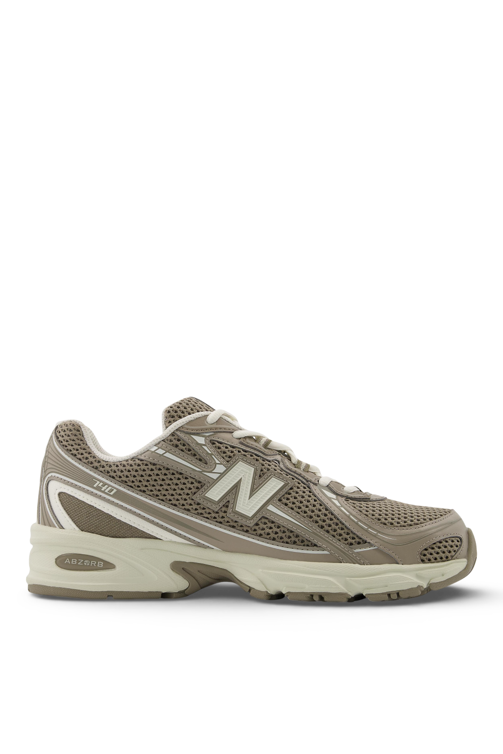 תמונה קידמית של נעלי סניקרס 740