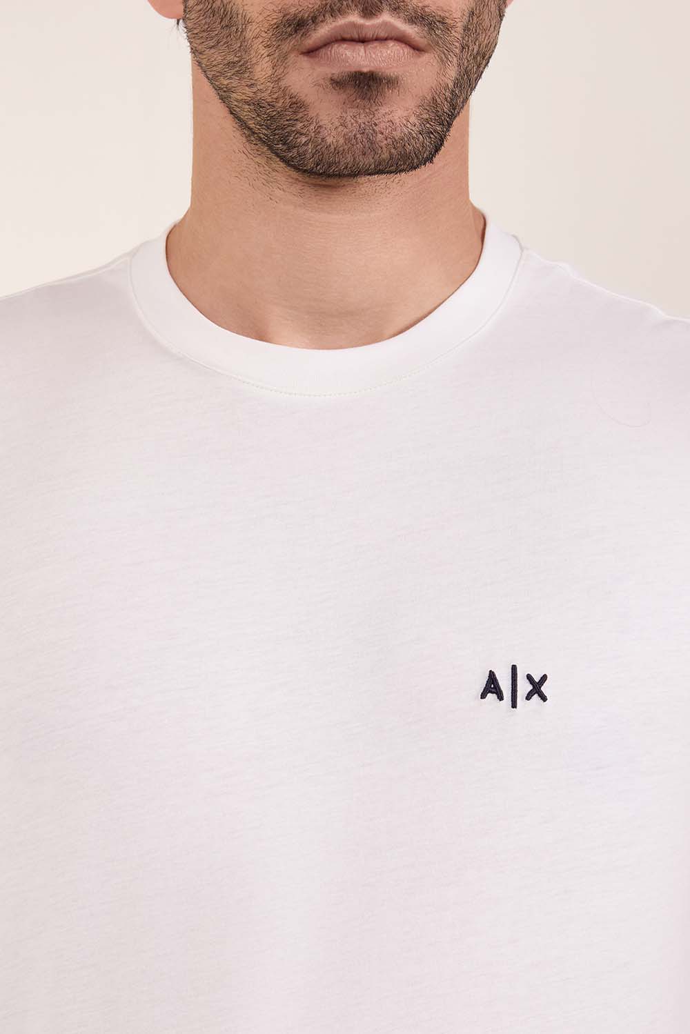 תמונת תקריב דוגמן של חולצת טי