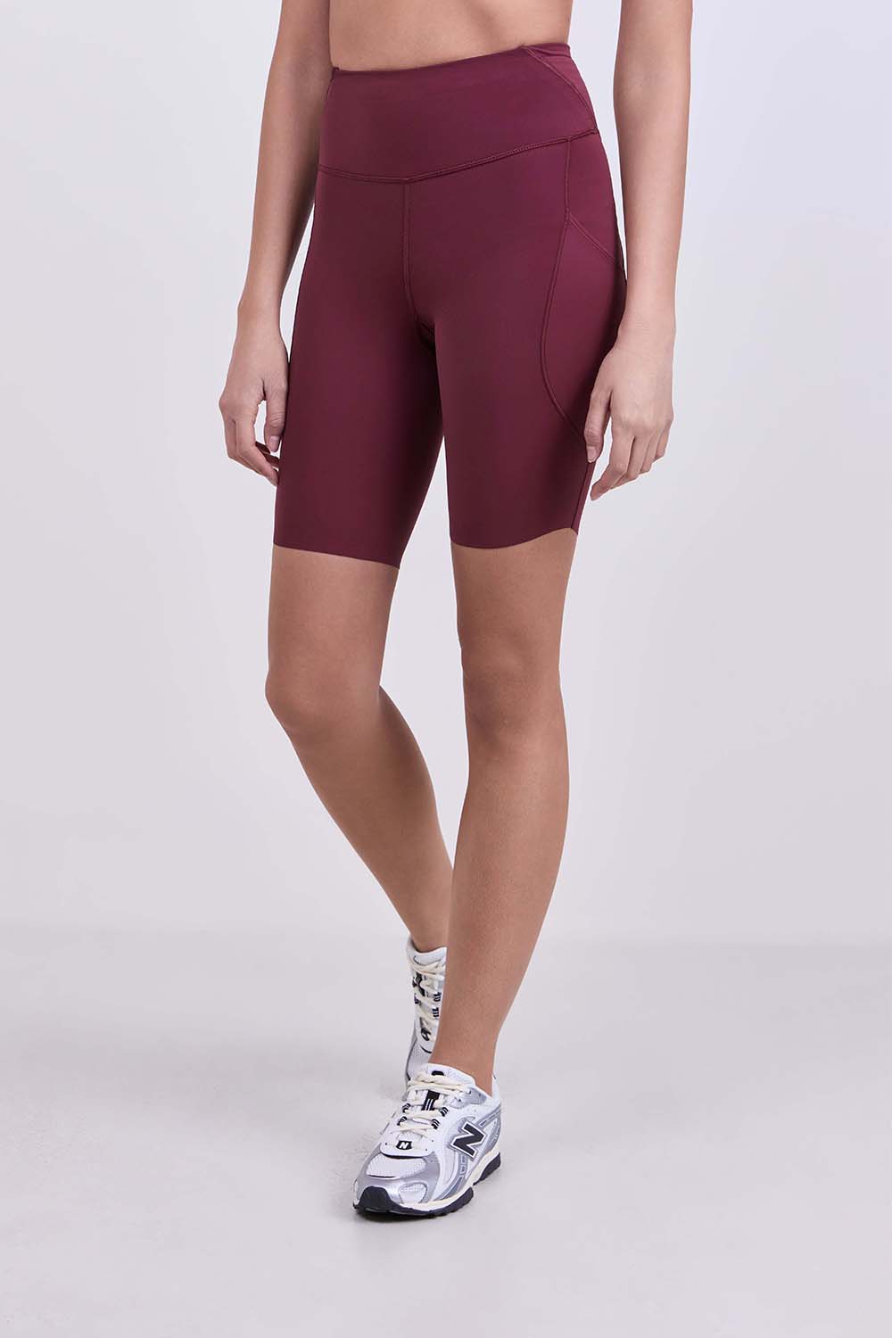 תמונת דוגמן קידמית של Fast and Free High-Rise Short 8'' *5 Pocket