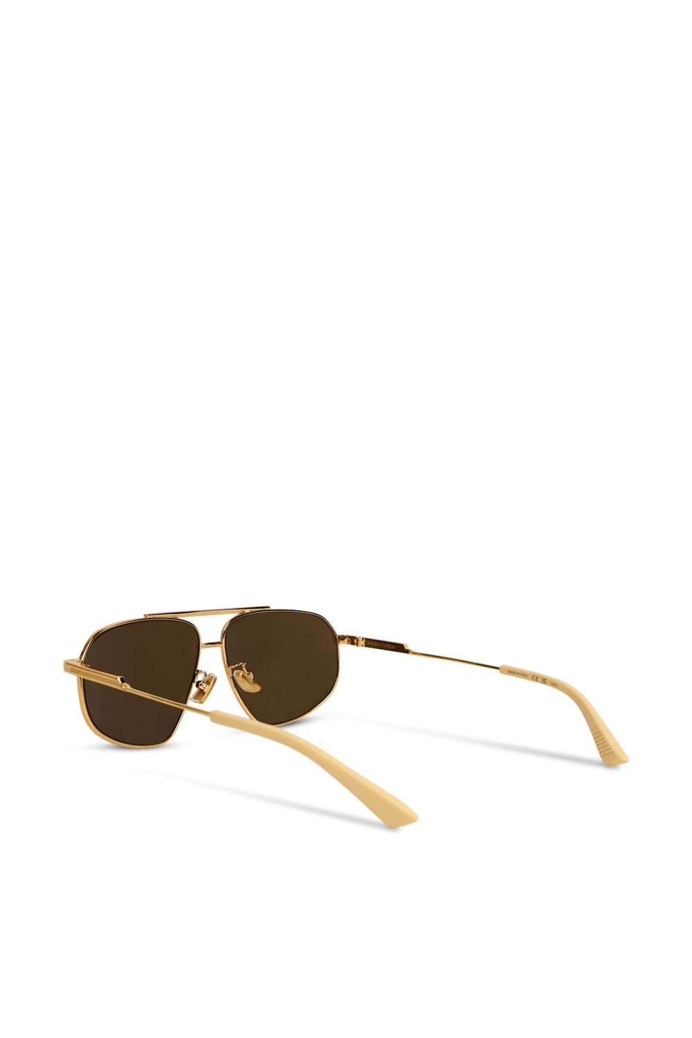 תמונה אחורית של משקפי שמש חצי מסגרת