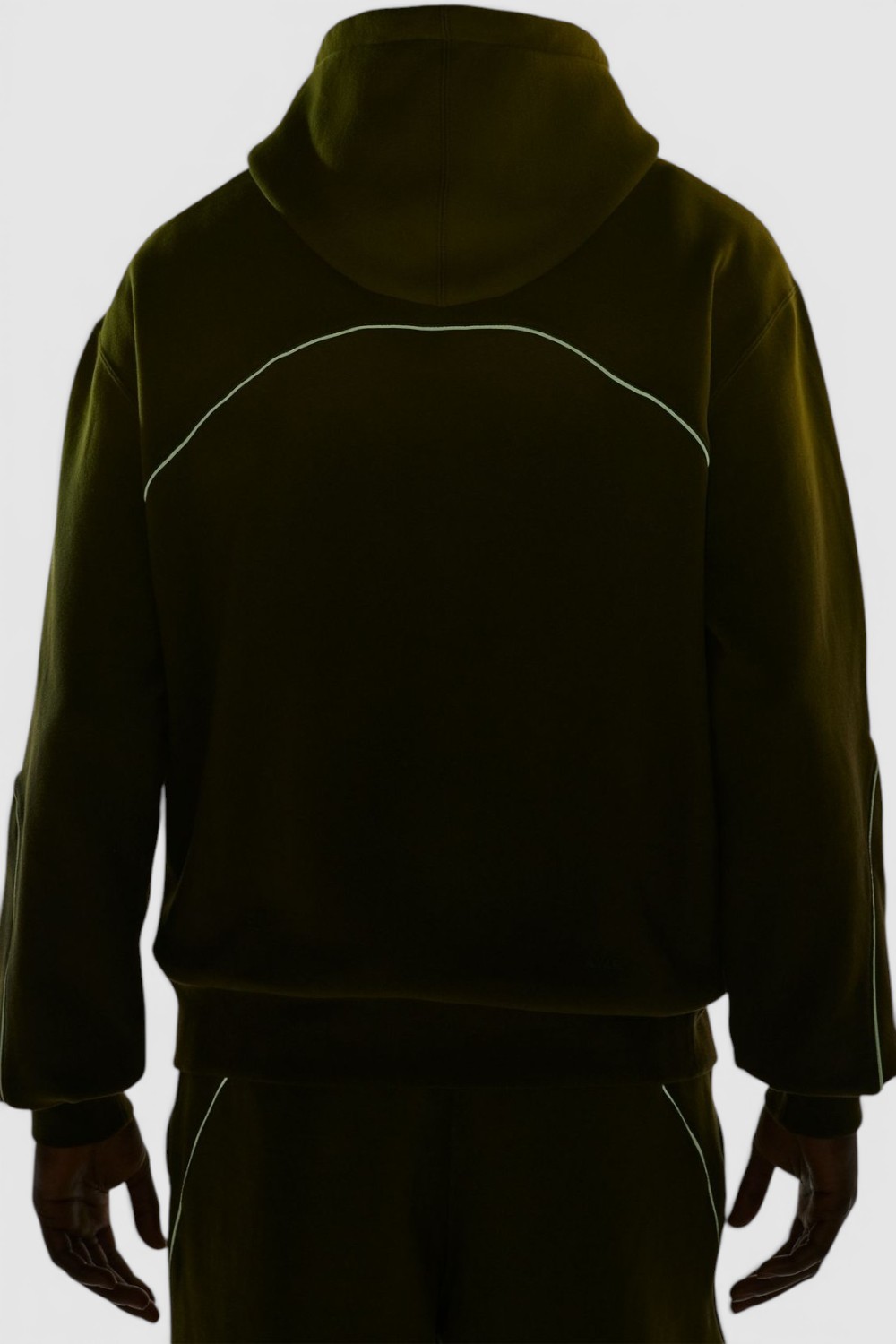 תמונת תקריב דוגמן של סווטשירט נייקי X נוקטה