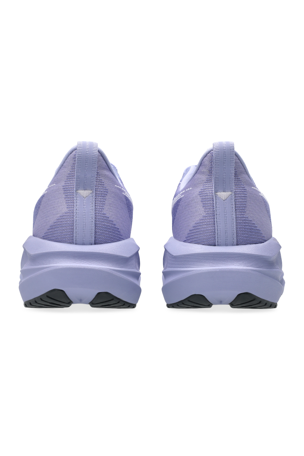 תמונת תקריב של נעלי ריצה נובהבלסט 5