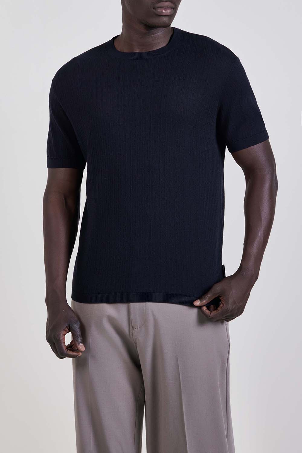 תמונת דוגמן קידמית של סריג טי