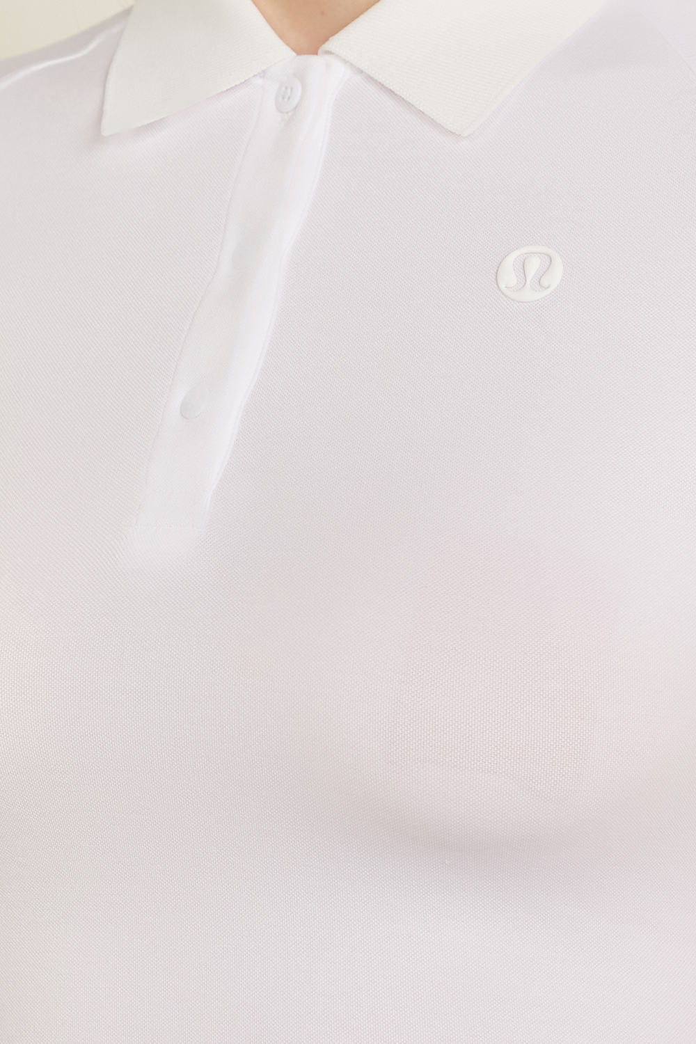 תמונת תקריב דוגמן של Pique Slim-Fit Cropped Polo Shirt