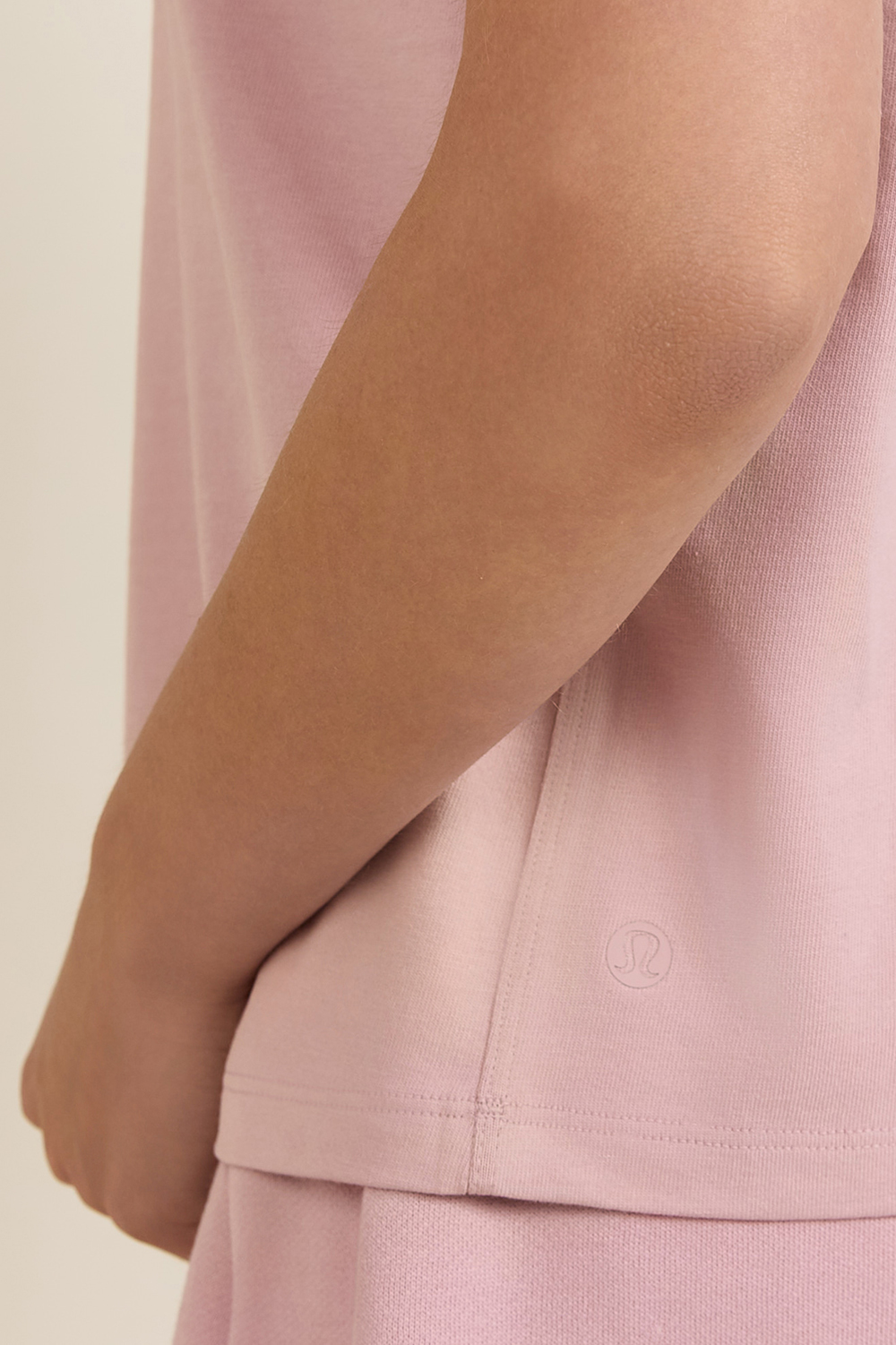 תמונת תקריב דוגמן של Relaxed-Fit Cotton Jersey T-Shirt