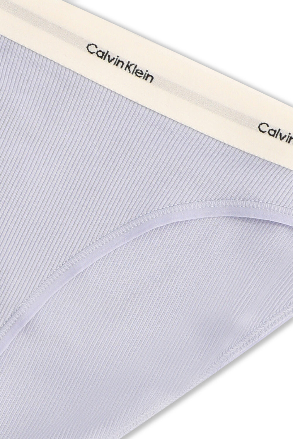 תמונה אחורית של תחתוני ריב