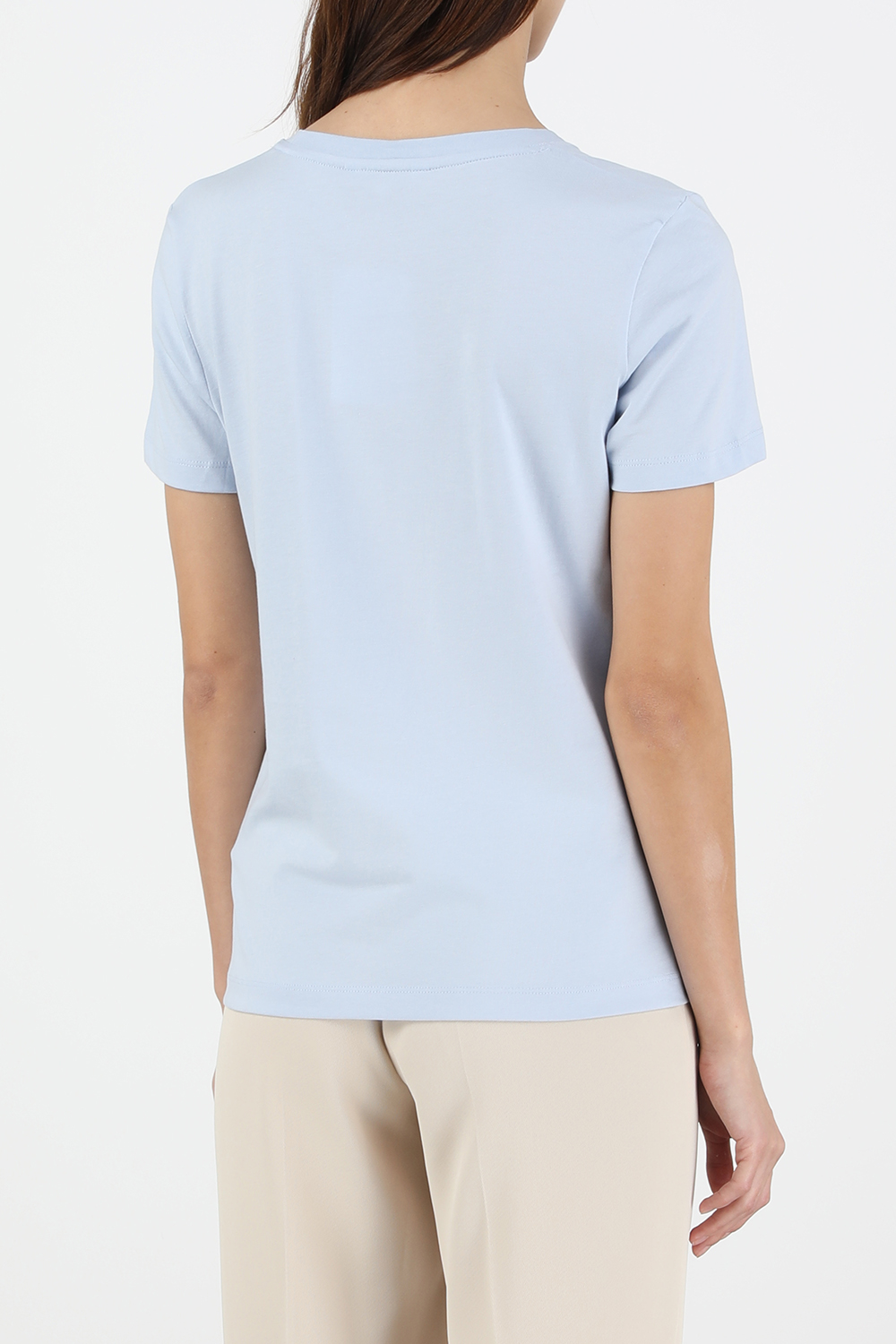 תמונת דוגמן אחורית של Essential Crew Neck Logo T-Shirt in Light Blue