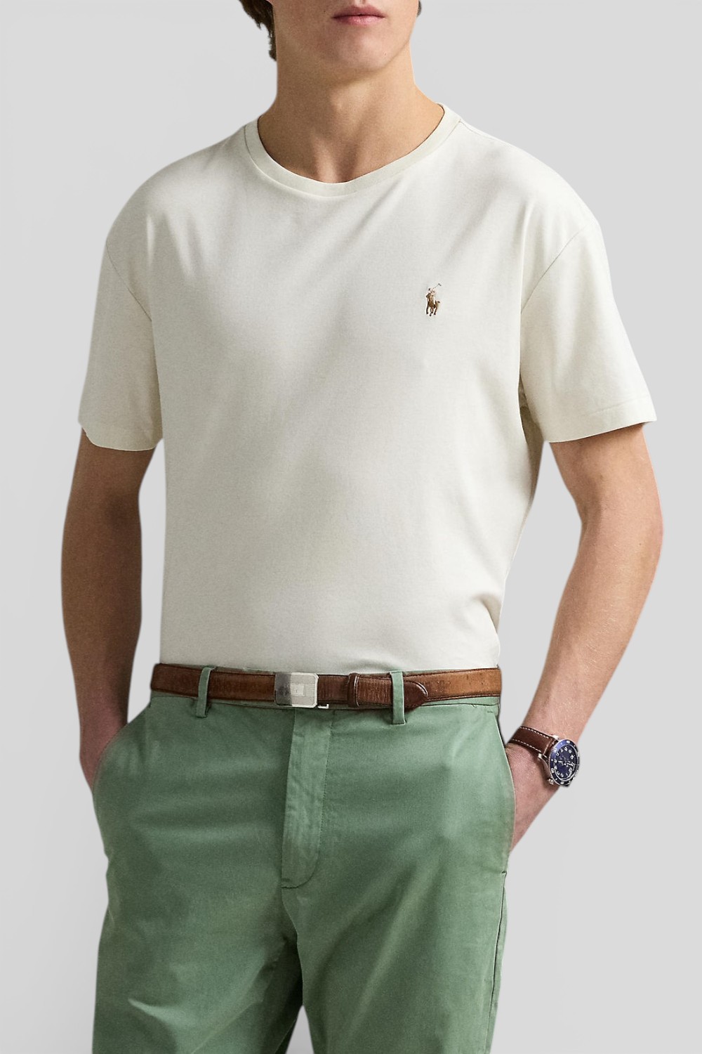 תמונת דוגמן קידמית של חולצת טי