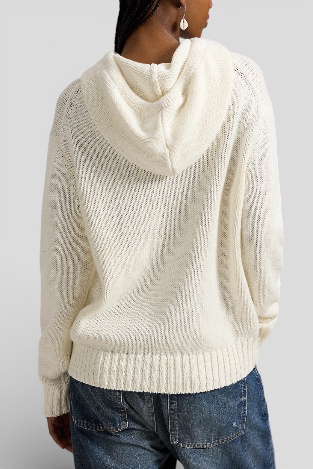 תמונת דוגמן אחורית של סווטשירט קפוצ'ון