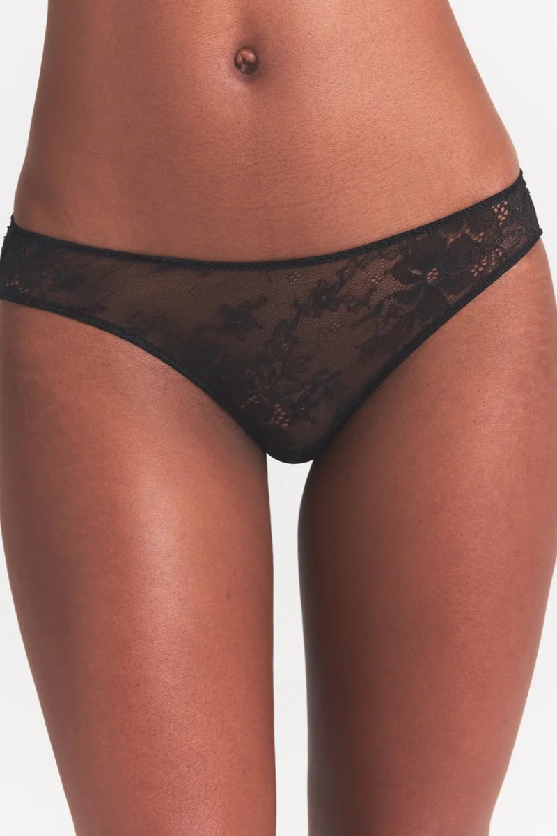 תמונת תקריב דוגמן של PEEK-A-BOO BIKINI