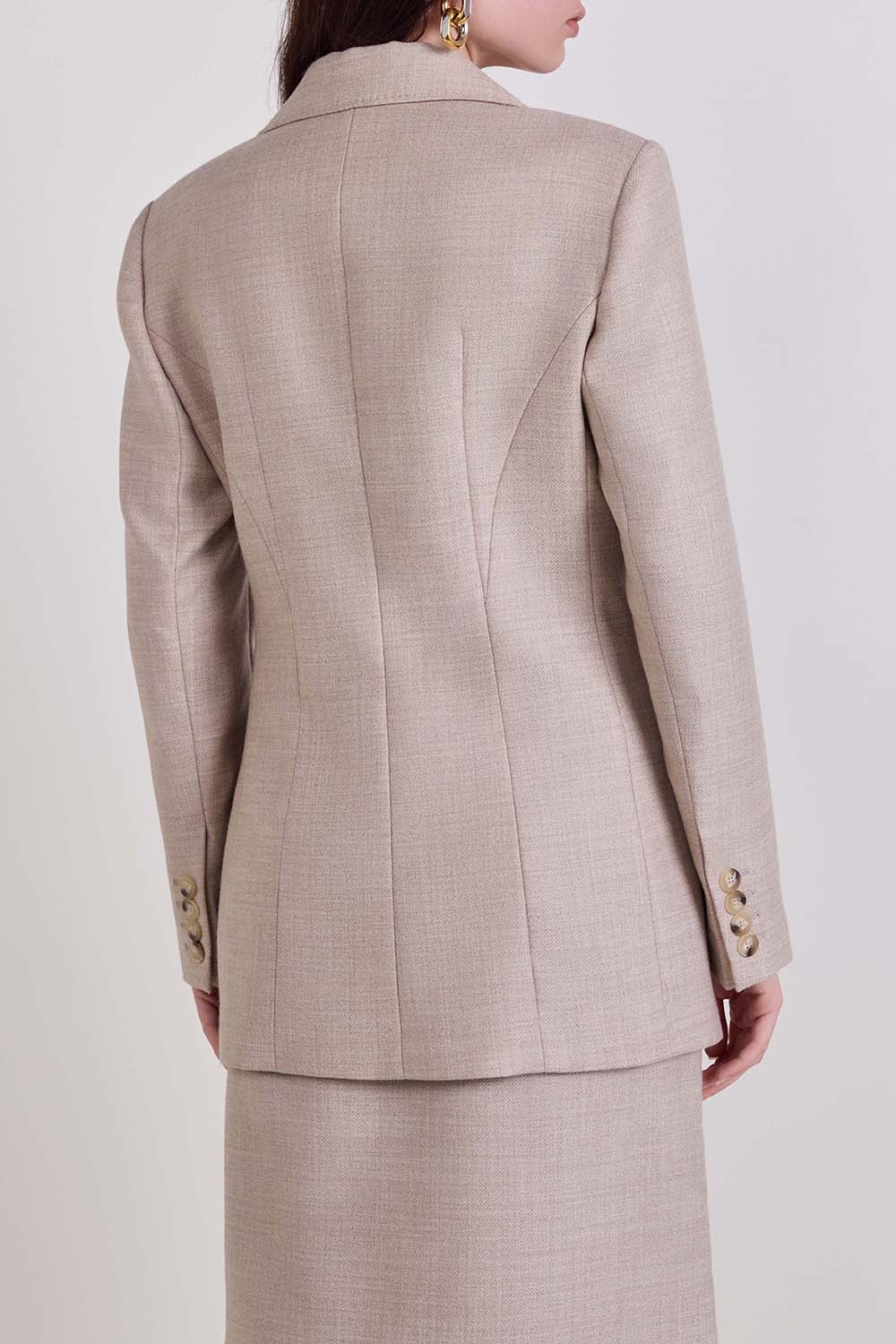 תמונת דוגמן אחורית של ז'קט מחוייט פאלון