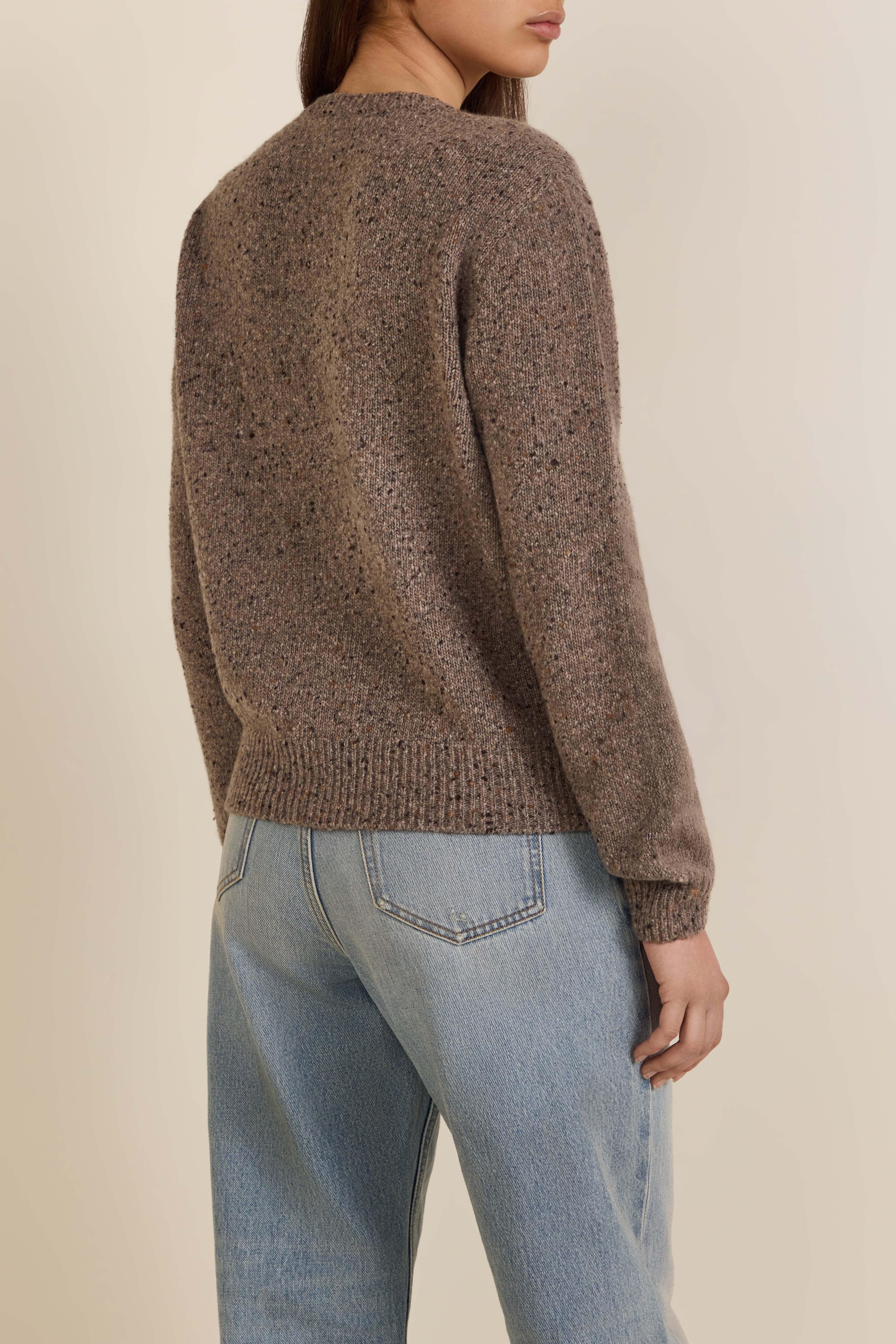 תמונת דוגמן אחורית של קרדיגן קשמיר