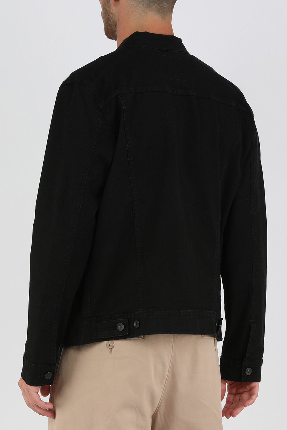 תמונת דוגמן אחורית של ז'קט ג'ינס שחור