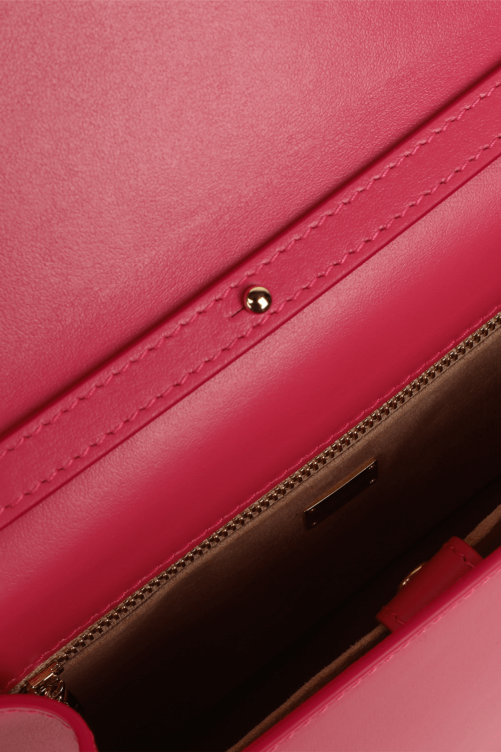 תמונת פנים של תיק קרוס מונוגרמי מעור