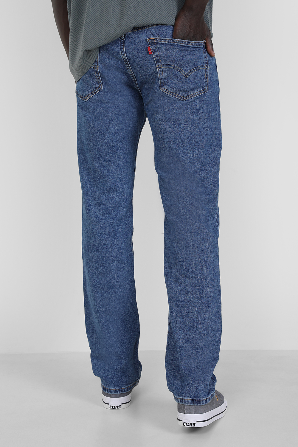 תמונת דוגמן אחורית של מכנסי ג'ינס 505