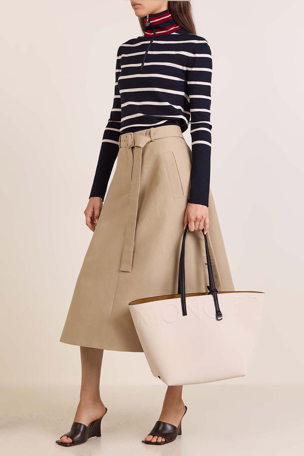 תמונת דוגמן קידמית של תיק נשיאה