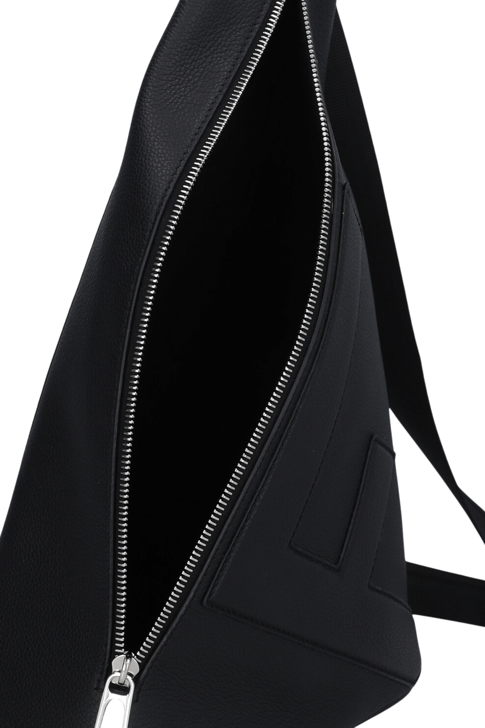 תמונת פנים של תיק גב