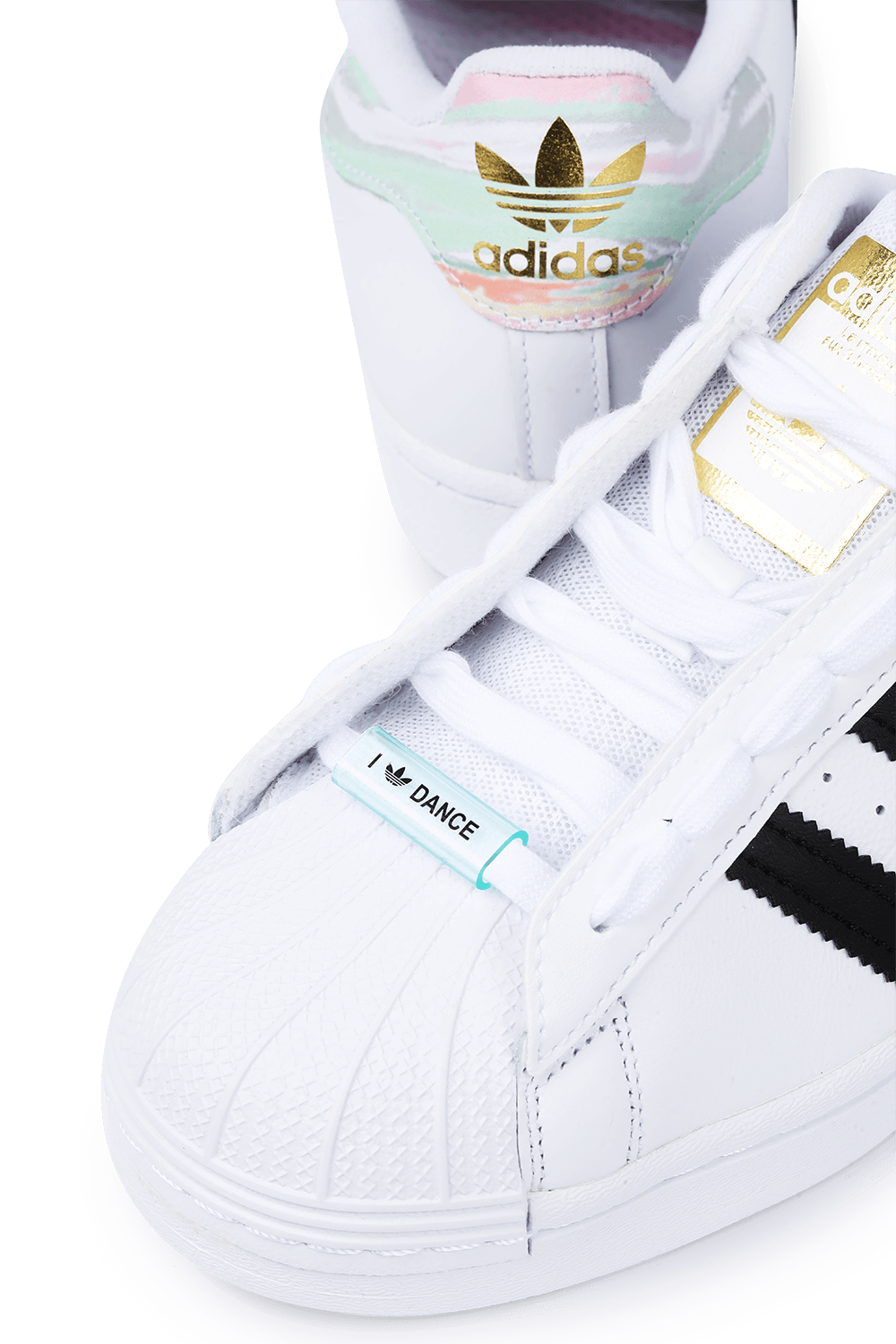 תמונת תקריב של Superstar Bold Shoes in White and Frozen Green