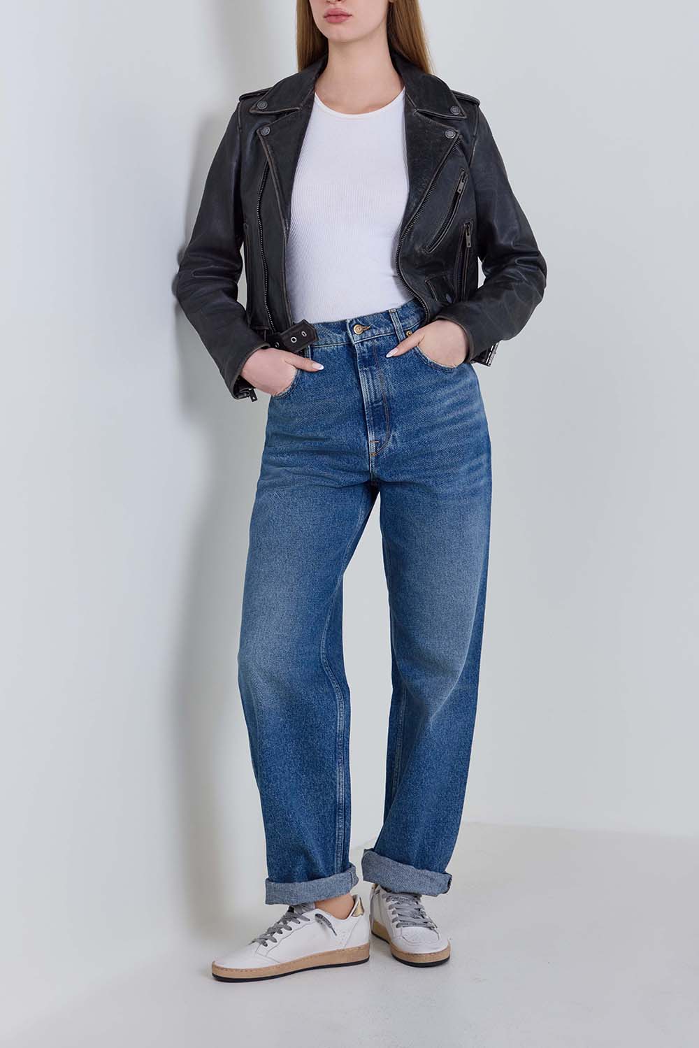 תמונת דוגמן קידמית של נעלי סניקרס בולסטאר