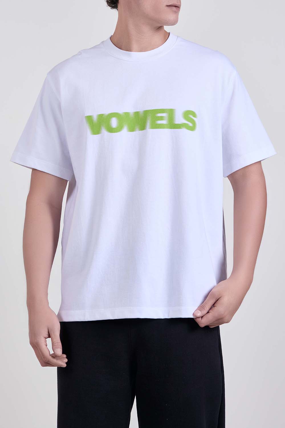 תמונת דוגמן קידמית של חולצת טי בגזרה מרובעת