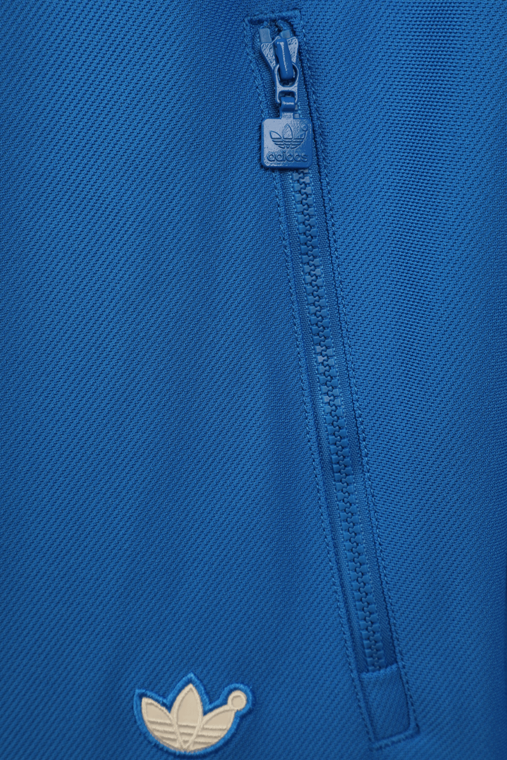 תמונה אחורית של קולקציית הגרסה הכחולה של אדידס סווטשירט מרוכסן בגוון כחול