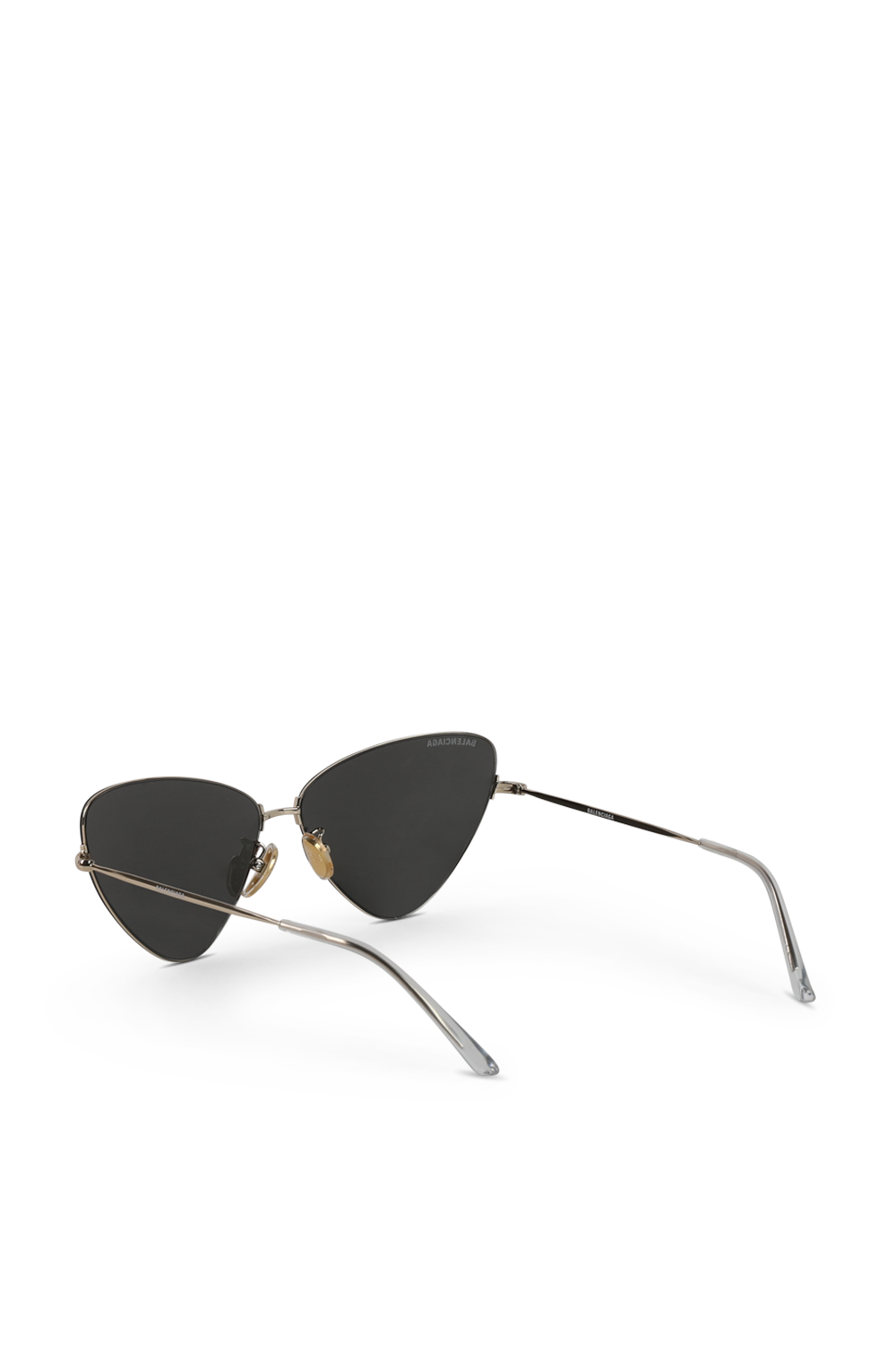 תמונה אחורית של משקפי שמש חתוליות