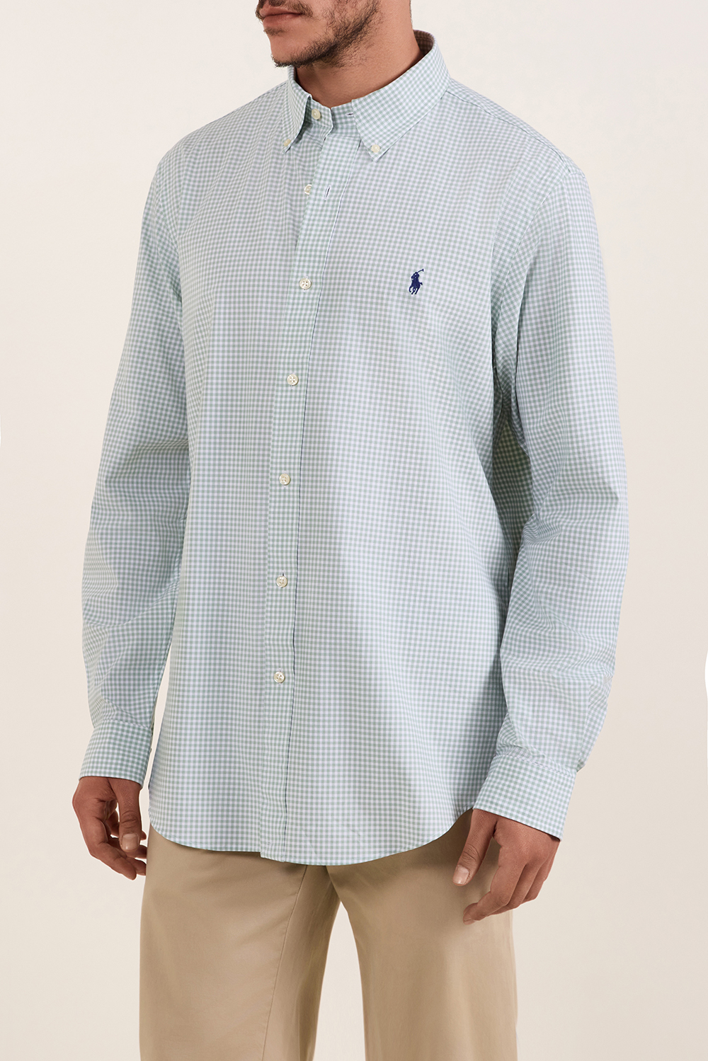 תמונת דוגמן קידמית של חולצת כפתורים