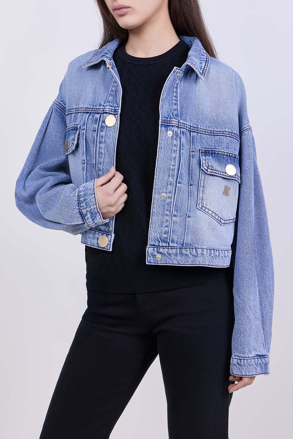 תמונת דוגמן קידמית של ז'קט ג'ינס