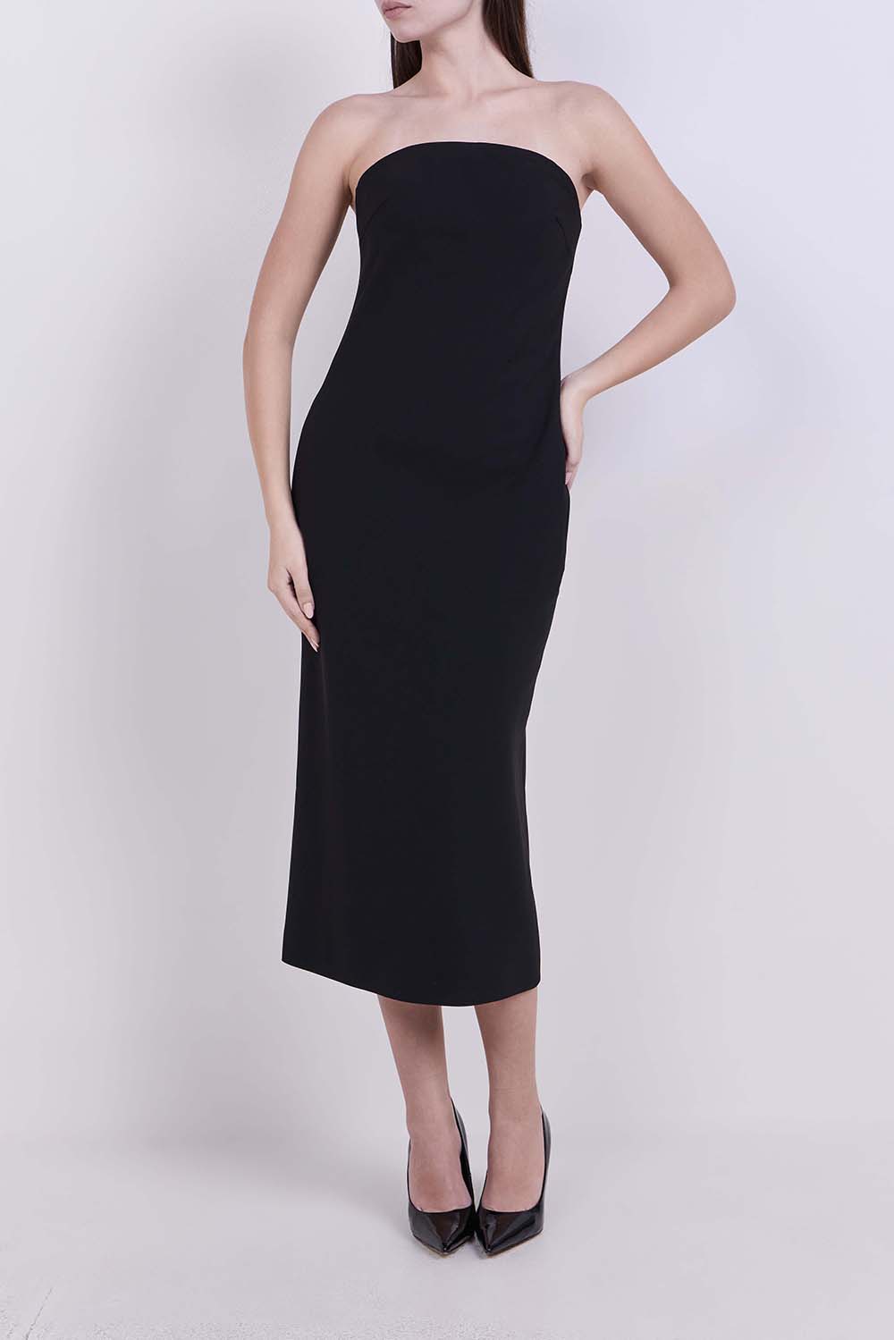 תמונת דוגמן קידמית של שמלת מידי סטרפלס