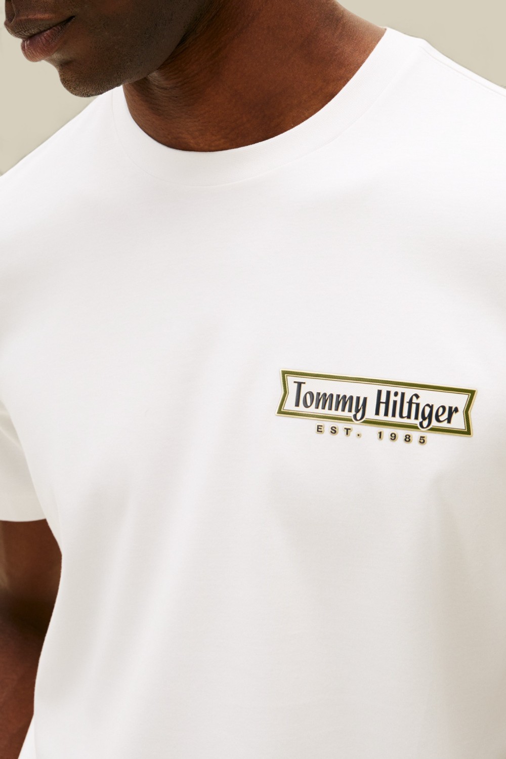 תמונת תקריב דוגמן של חולצת טי