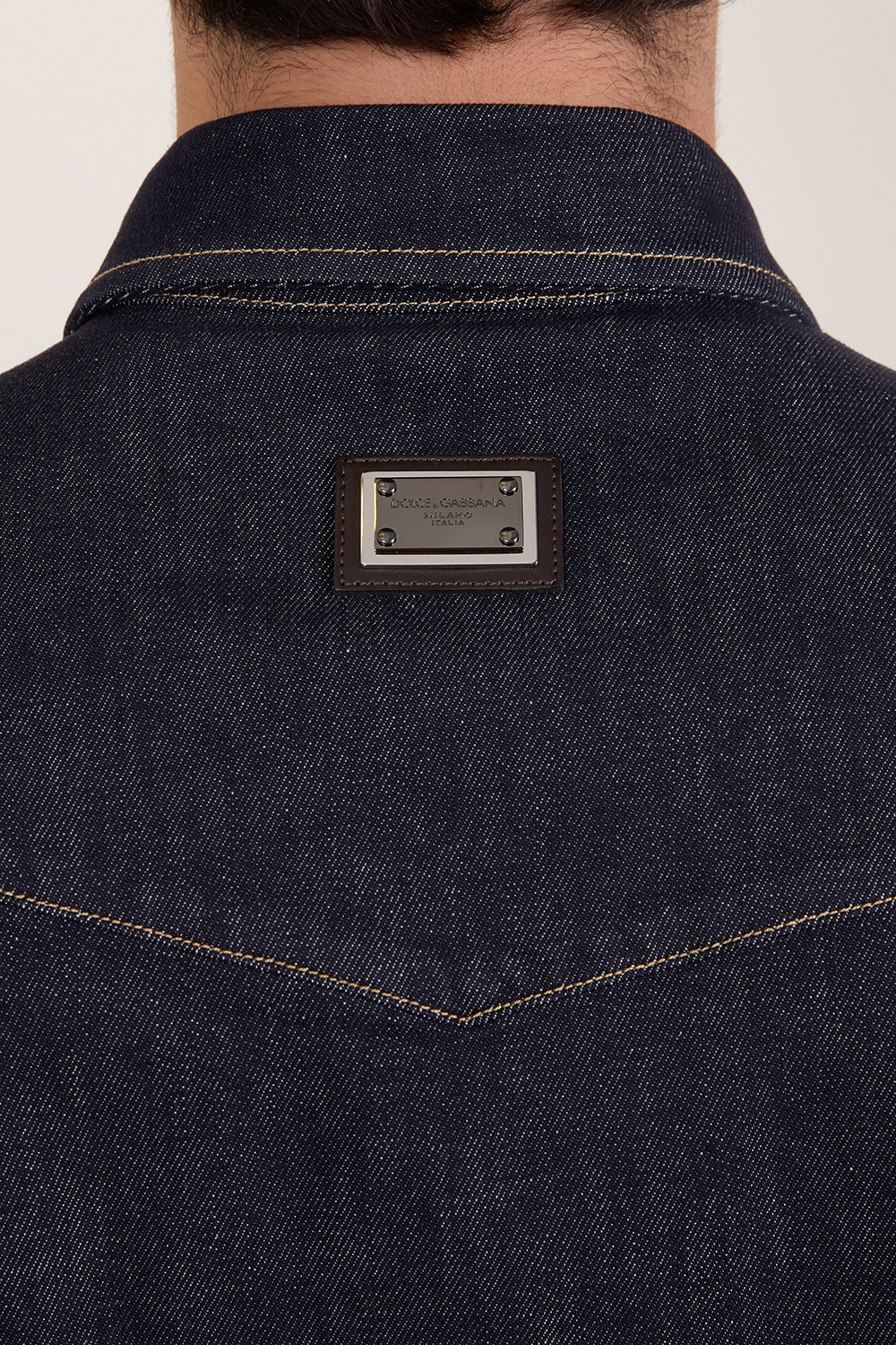 חולצת ג'ינס מכופתרת