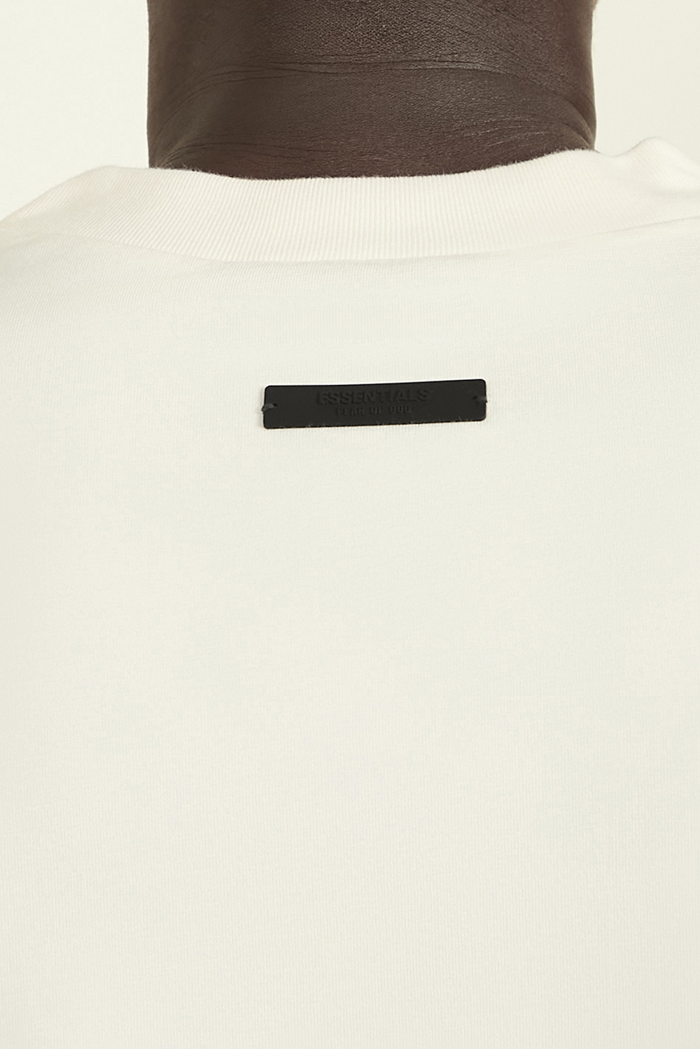 תמונת דוגמן אחורית של חולצת טי