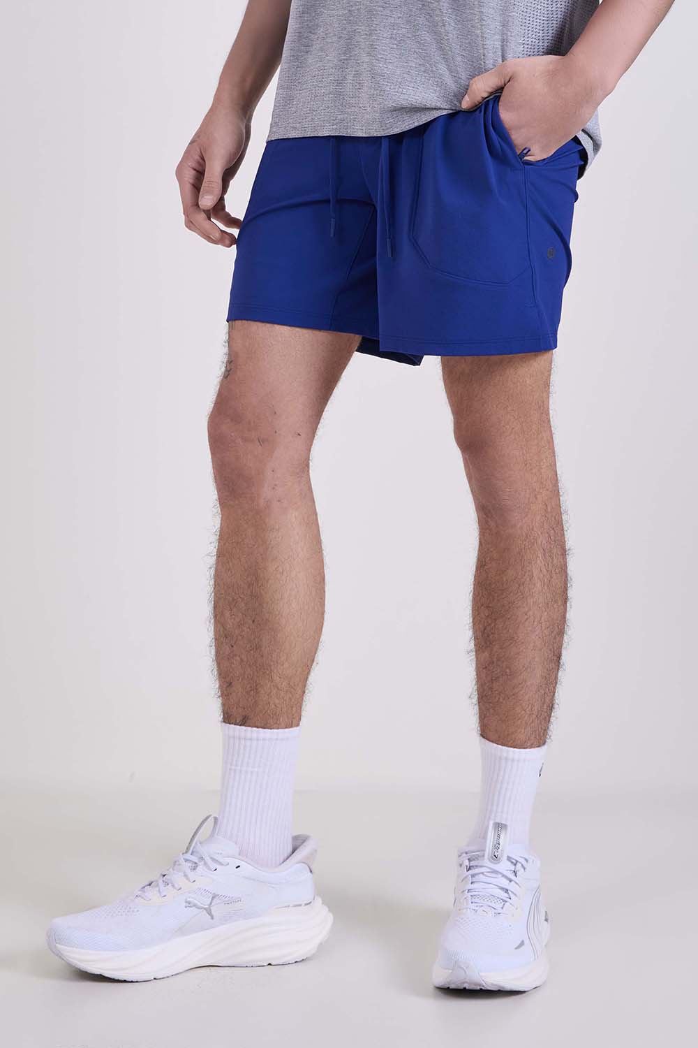 תמונת דוגמן קידמית של Mile Maker Ripstop Lined Short 6''