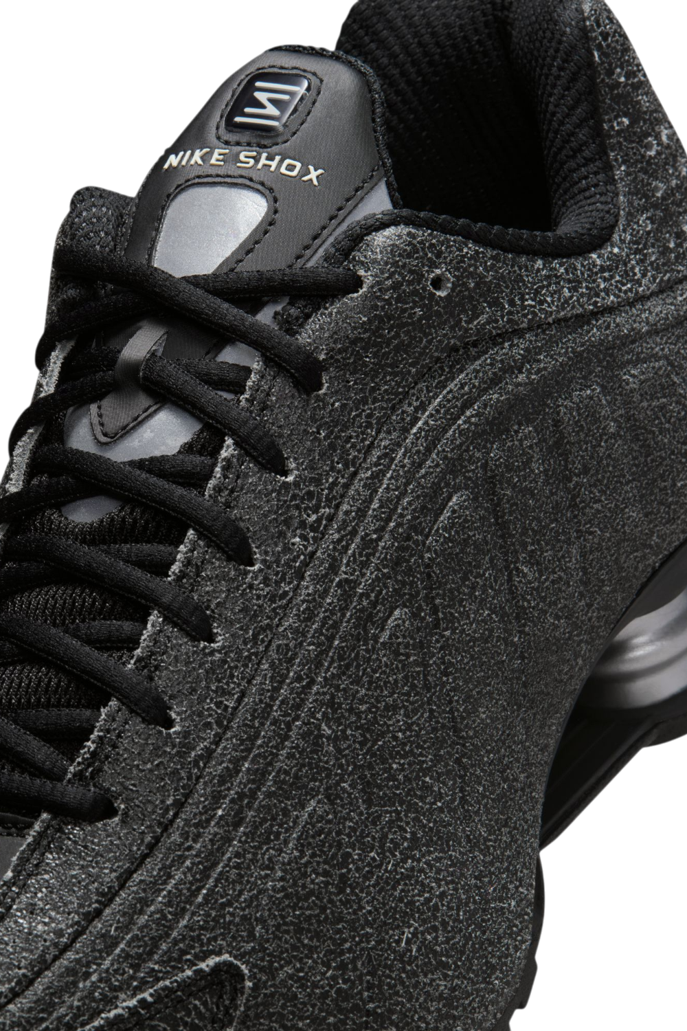 תמונת פנים של נעלי סניקרס