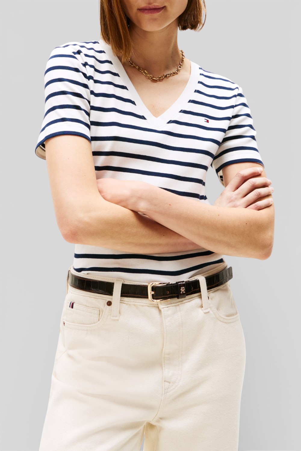 תמונת דוגמן קידמית של חולצת טי