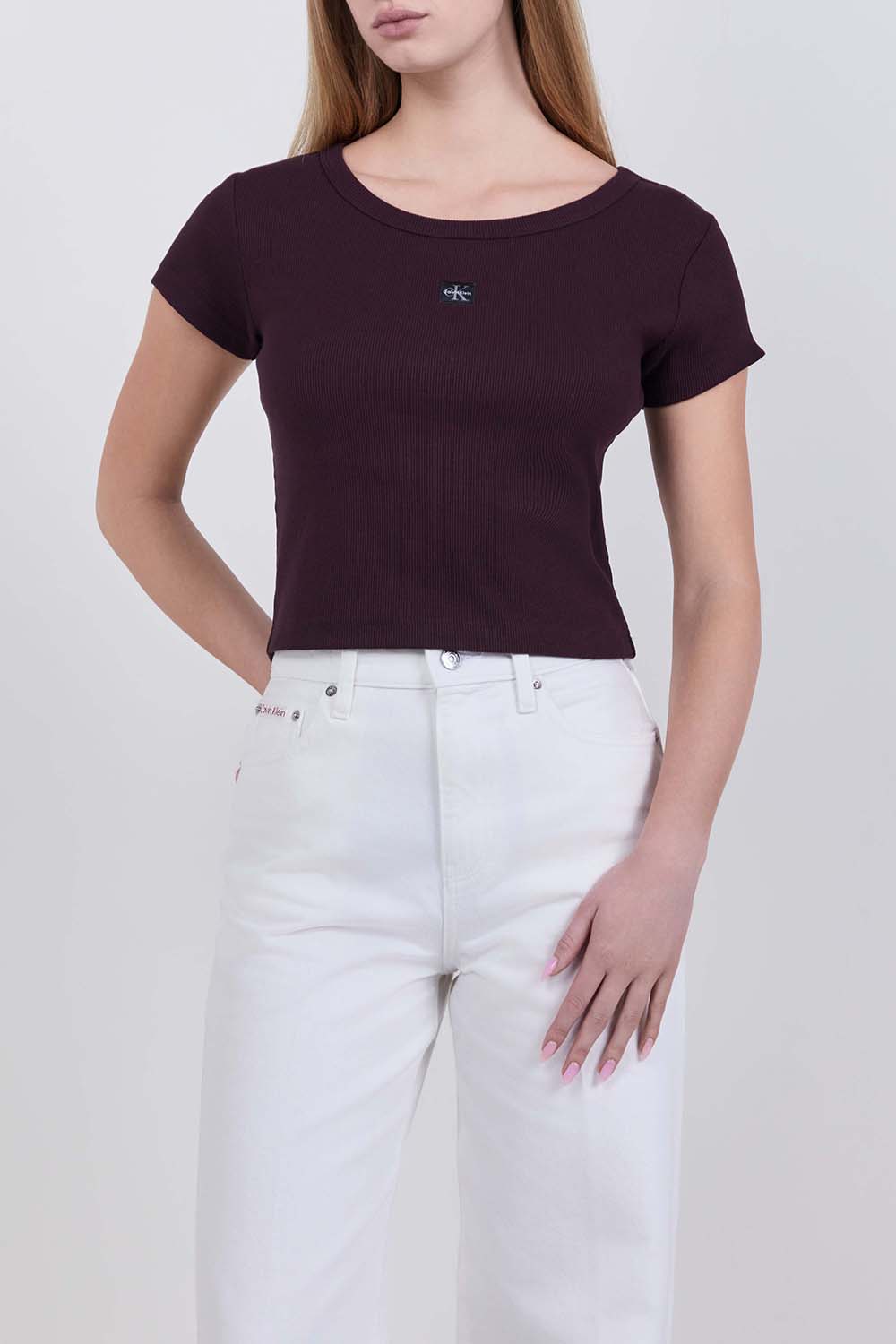 תמונת דוגמן קידמית של חולצת טי ריב