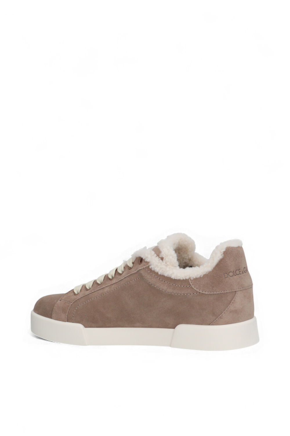 תמונה אחורית של נעלי סניקרס