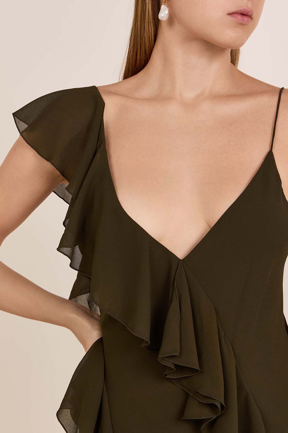 תמונת תקריב דוגמן של שמלת מקסי