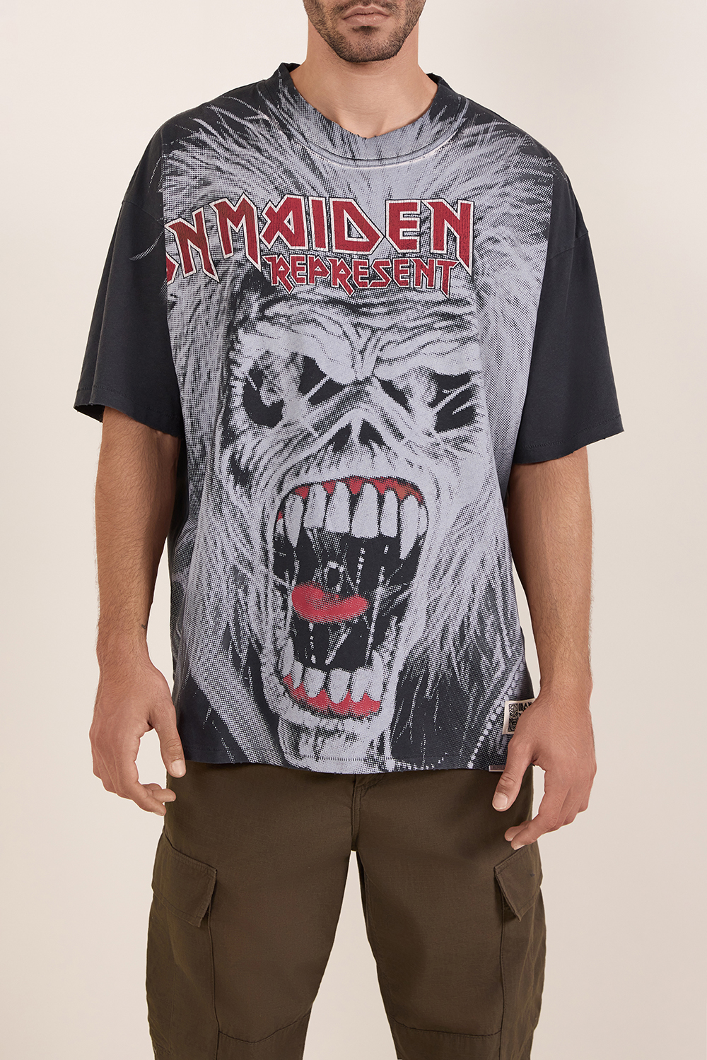 תמונת דוגמן קידמית של חולצת טי במהדורת 50 שנה לאיירון מיידן