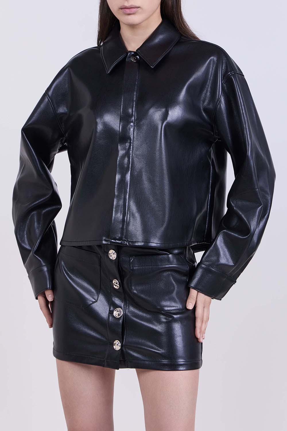 תמונת דוגמן קידמית של חולצת קרופ