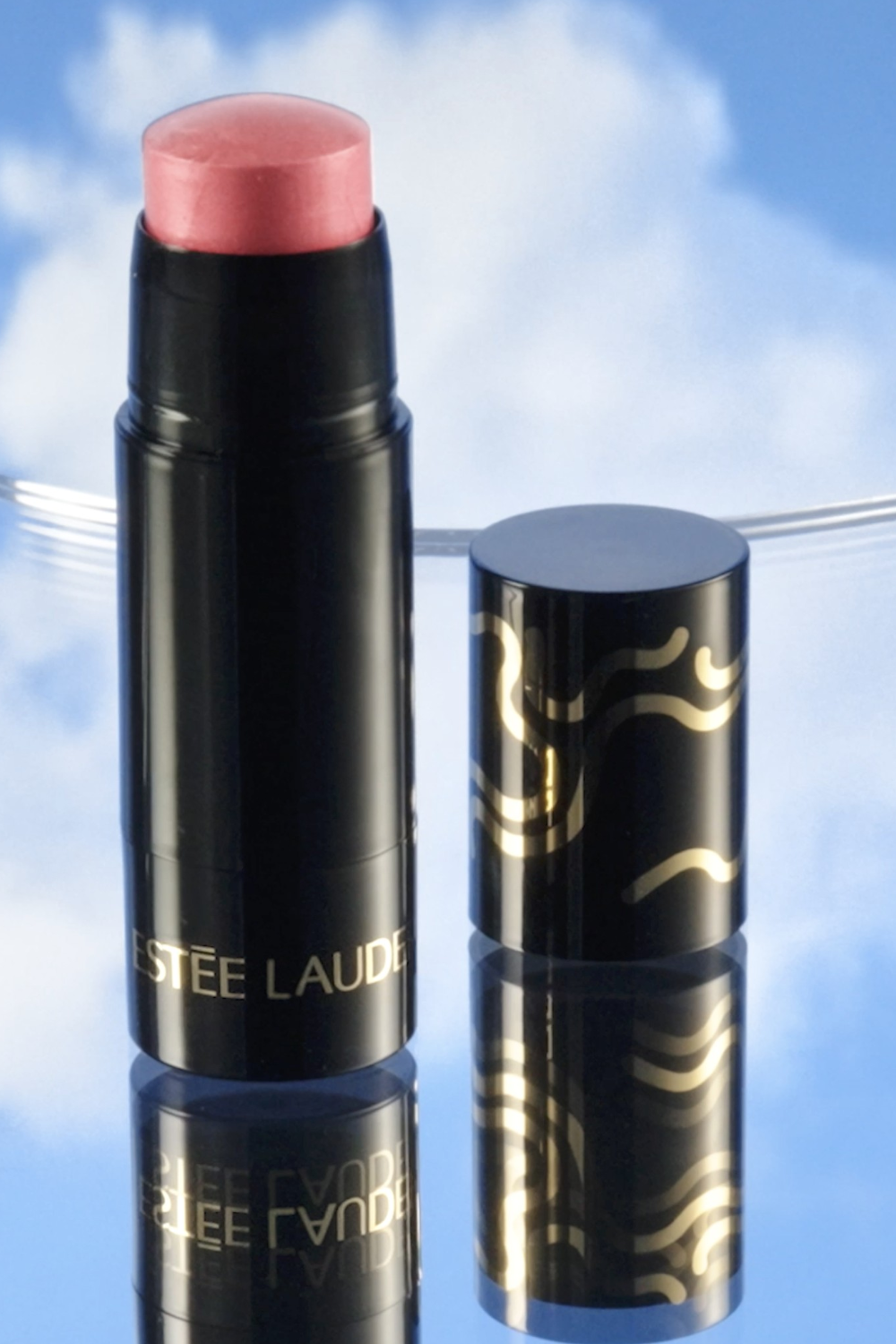 תמונת תקריב של InCharge Multi-Use Blush Stick 4.5 ml